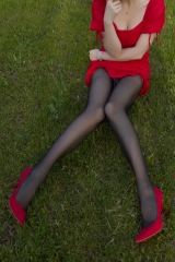 a1斗鱼主播小女巫露娜户外小红裙主题户外红色连衣裙配超薄黑丝秀美腿性感写真