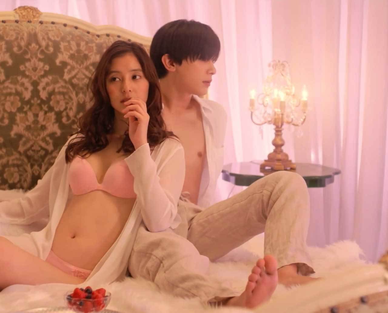 新 木 優子 セクシー 画像